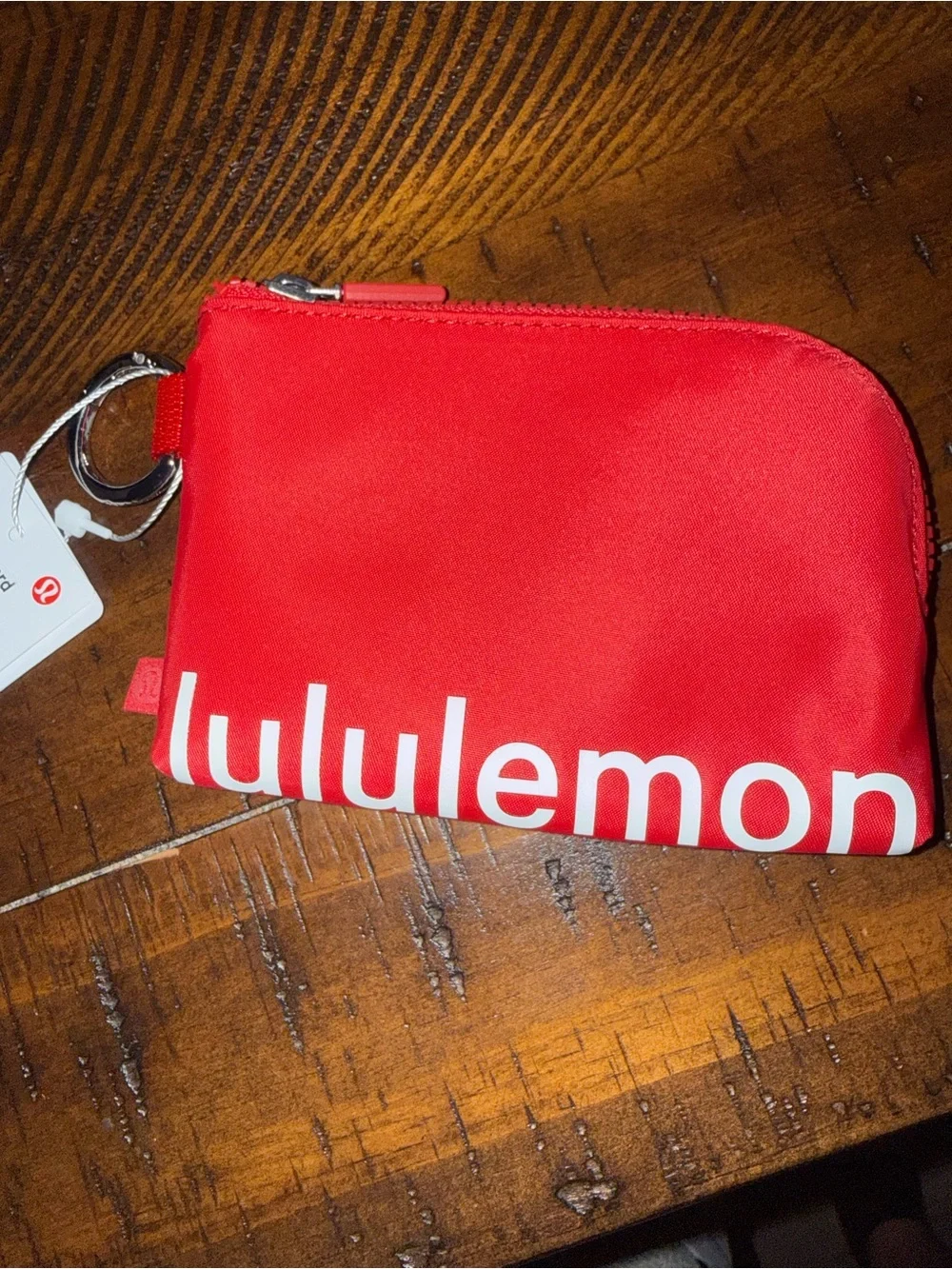 lululemon red and white clippable card pouch